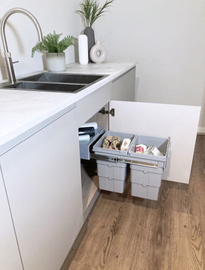 EasyWaste 32L Hinged Door Bin